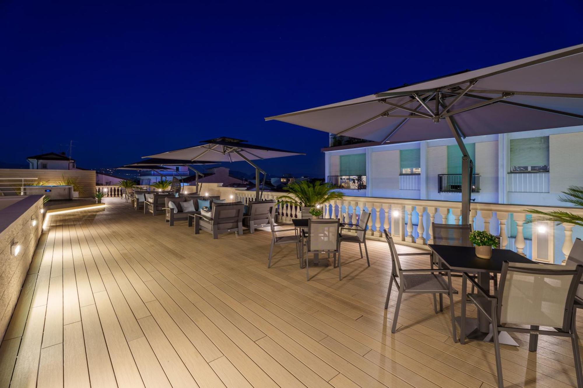 VI Suites Виареджо Экстерьер фото