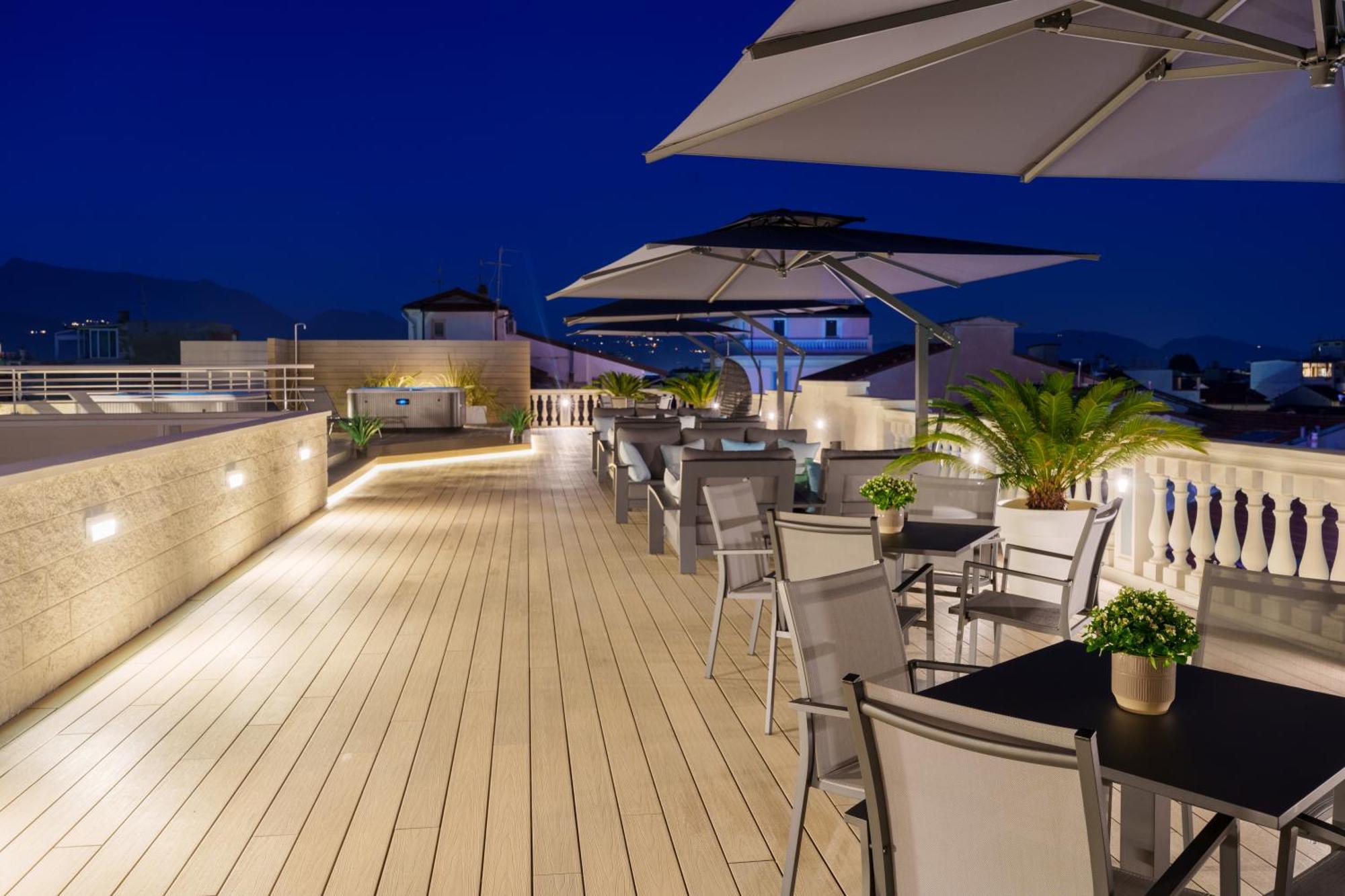 VI Suites Виареджо Экстерьер фото