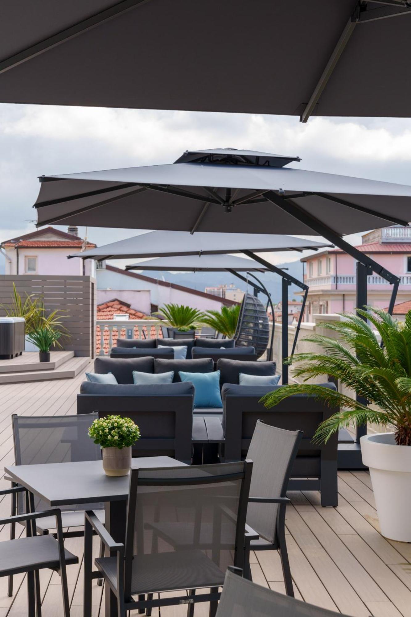 VI Suites Виареджо Экстерьер фото
