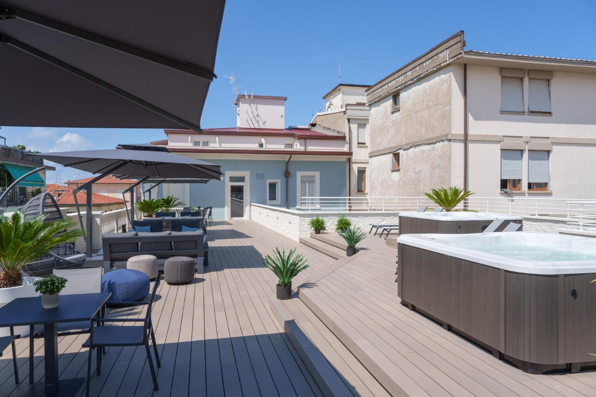VI Suites Виареджо Экстерьер фото