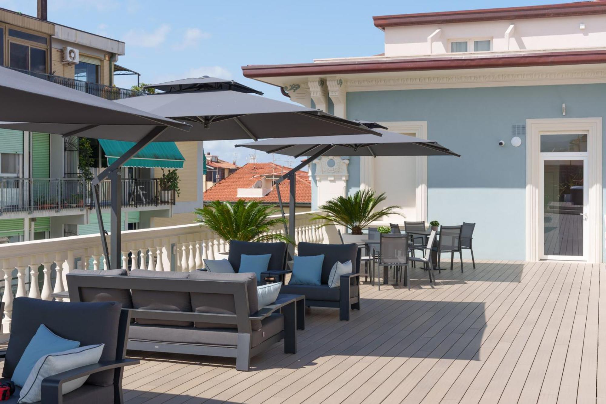 VI Suites Виареджо Экстерьер фото